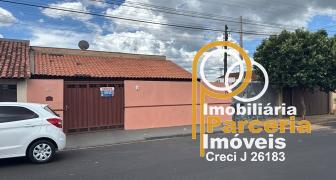 OPORTUNIDADE – CASA COM PISCINA E ÁREA DE LAZER!